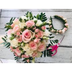 Csupa rózsa menyasszonyi csokor és fejdísz