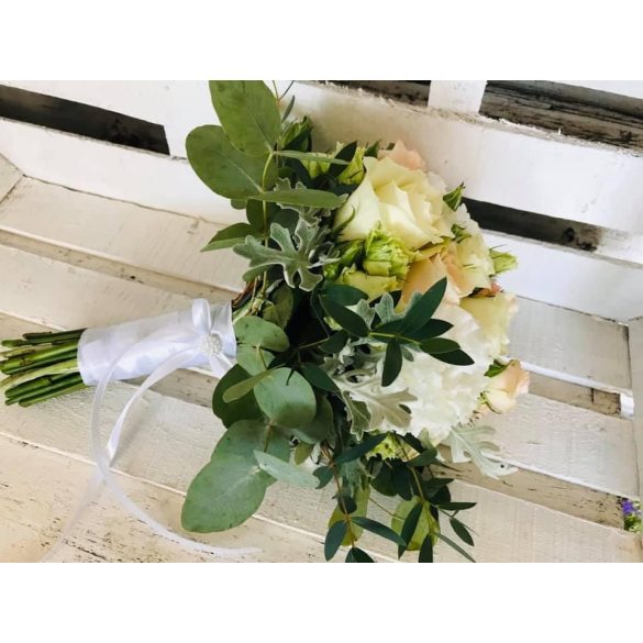 Koszorúslány csokrok