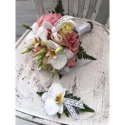   Rózsaszín-fehér orchideás menyasszonyi csokor és kitűző