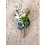 Kék-sárga menyasszonyi csokor és kitűző