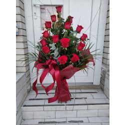 Elegáns vörös rózsa csokor