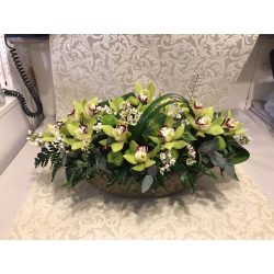 Zöld orchideás virágtál