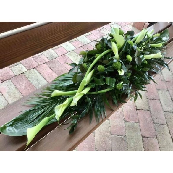 Elegáns tűzött sírdísz